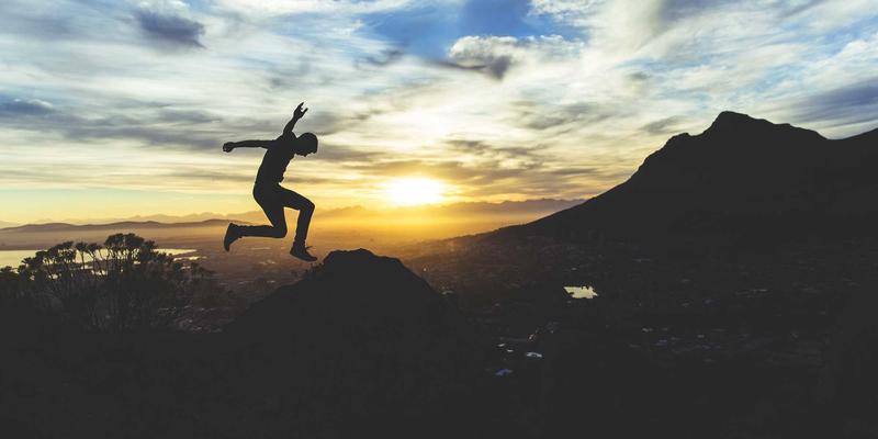 摩洛哥旅游：从卡萨布兰卡的现代脉搏到舍夫沙万的蓝色梦境