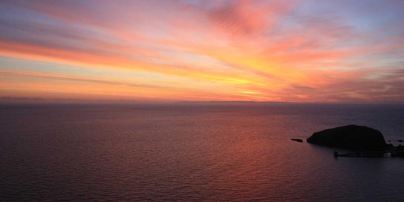 摩洛哥葡萄酒庄之旅：探访卡萨布兰卡与梅克内斯附近的精品酒窖，品味北非风情