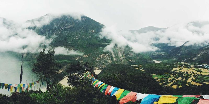 摩洛哥里亚德住宿全指南：从撒哈拉沙漠到舍夫沙万，沉浸式体验传统庭院民宿