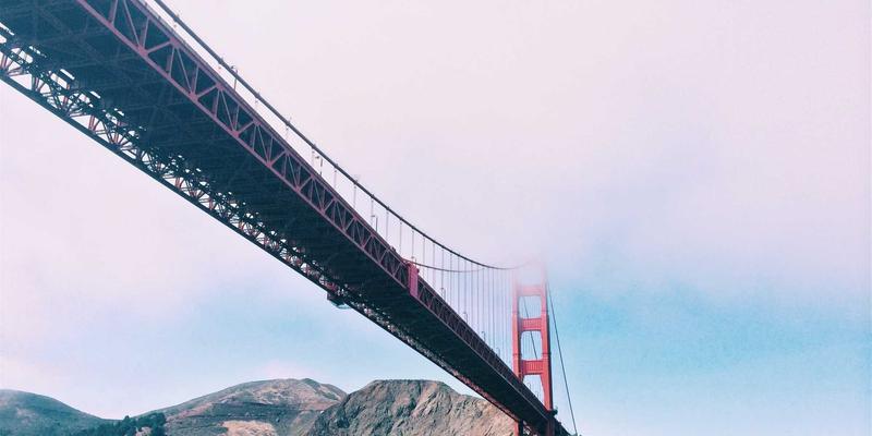 摩洛哥陶器与瓷砖艺术探秘：从非斯古城到撒哈拉沙漠的工匠传统与购买指南